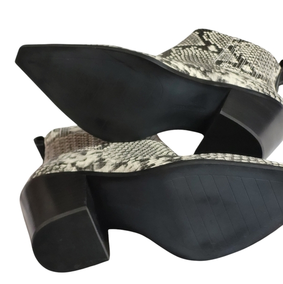 Kenneth Cole Women's West Side Block Heel Snake Print Ankle Booties NWOB - Picture 11 of 14